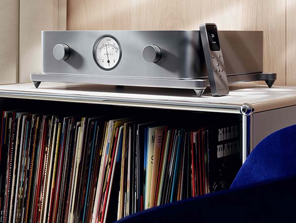  040925.axpona.Brama_Integrated_Amp.jpg