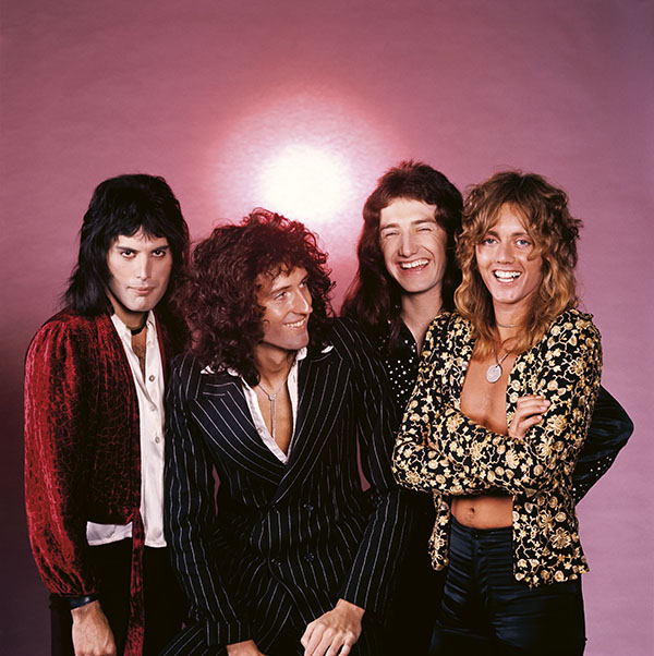  041526.apnewwaxwed.queenIImickrock1a.jpg