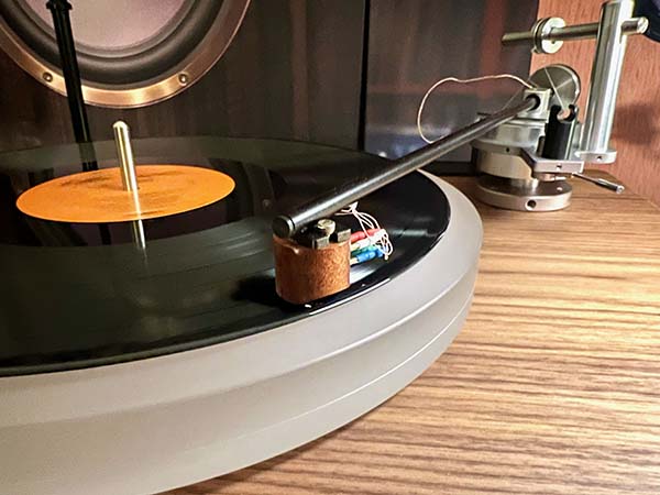  050925.axpona.WellTemperedLabturntableCart.jpg