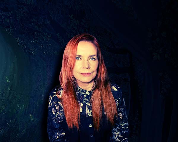  061125.apnewwaxwed.strangeboutiquemrichards.jpg