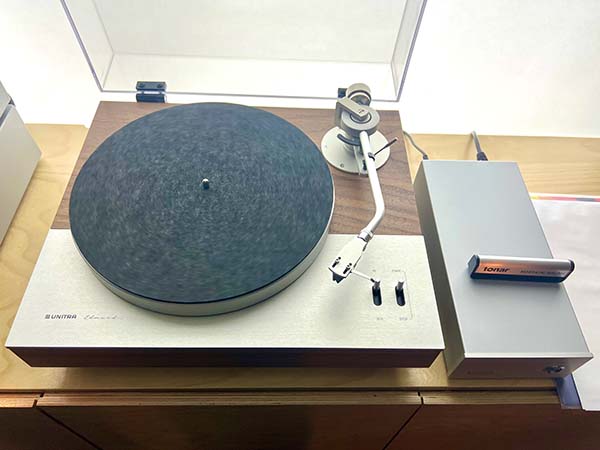  061225.apmunich.UnitraEdmundturntable.jpg