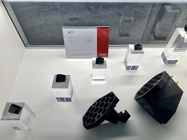  062025.apmunich.OrtofonMCXcartscase.jpg