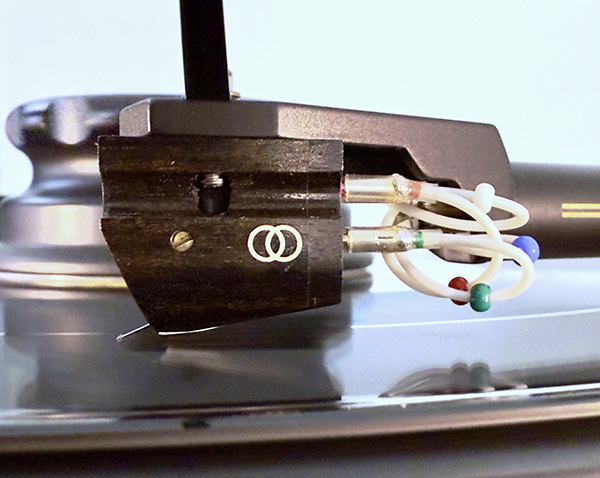  070726.aprcmprimermiguelturntable1.jpg
