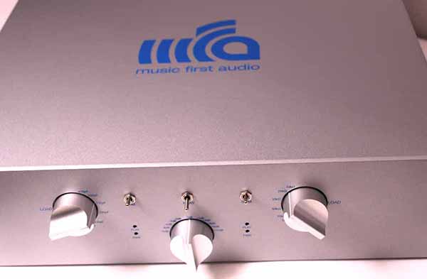  071725.apnews.MusicFirstAudioLP103LCRphonopresilver.jpg