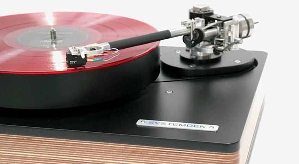  080525.apnews.systemdeckrevolutionturntablearm1.jpg