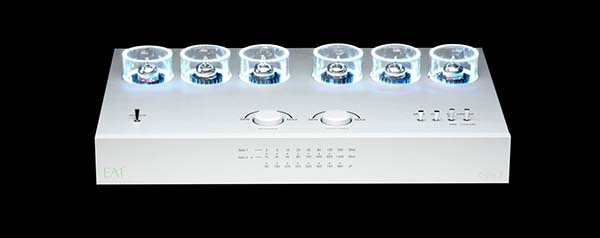  081125.apnewgear.eateglohero2.jpg