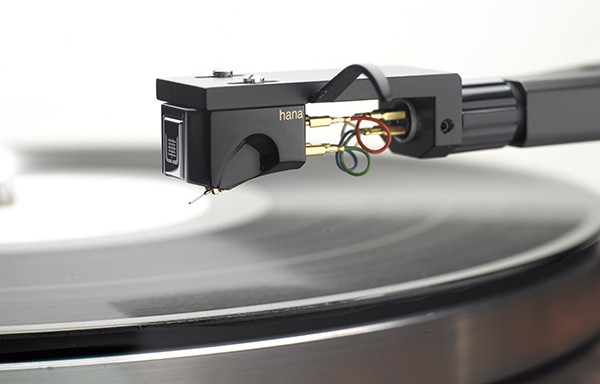  090525.apnewshanaumamiblackonheadshell.jpg