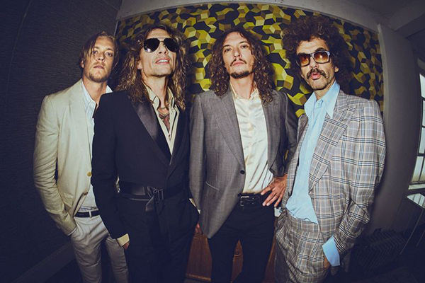  091025.apint.darknessbandpic2.jpg