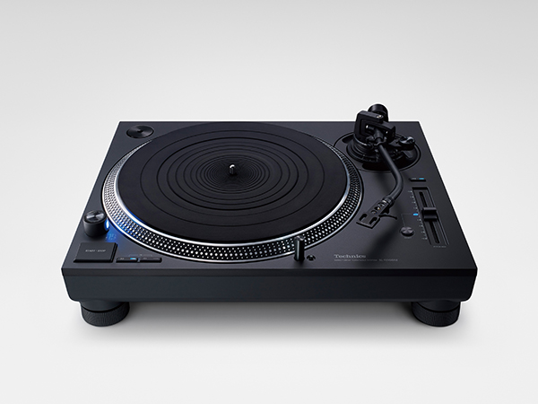  0920.23.apnews.technics.sl1200gr2.black.jpg