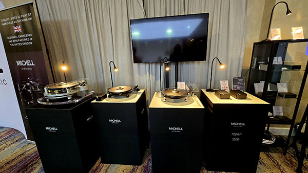  110425.aptofestmichelldisplay.jpg