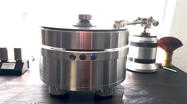 Turntables Rule the Roost at T.H.E. New York International Audio