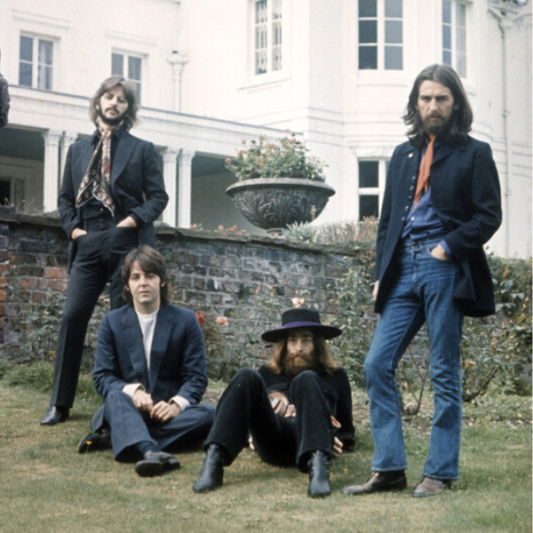  111925.apnewwaxwed.beatlesanthologycollbandA.jpg